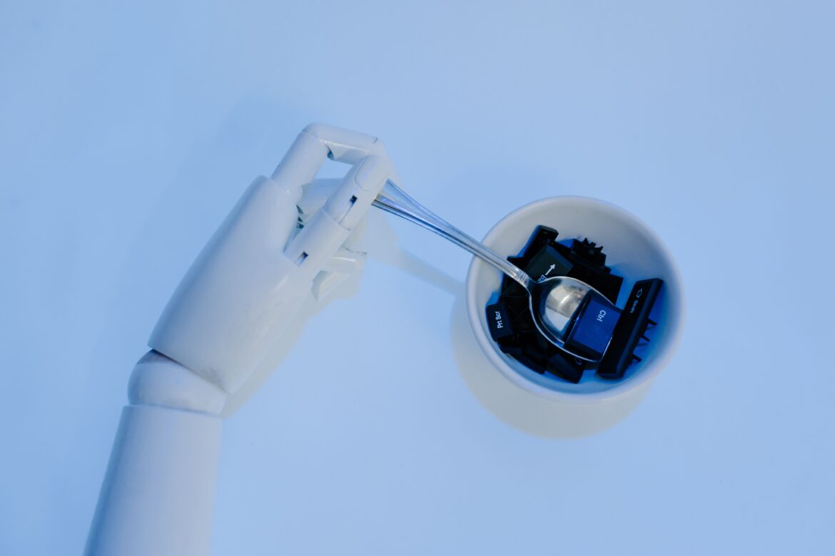 Spoon on a robot s hand