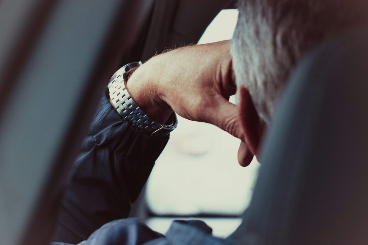 arm
male
wealth